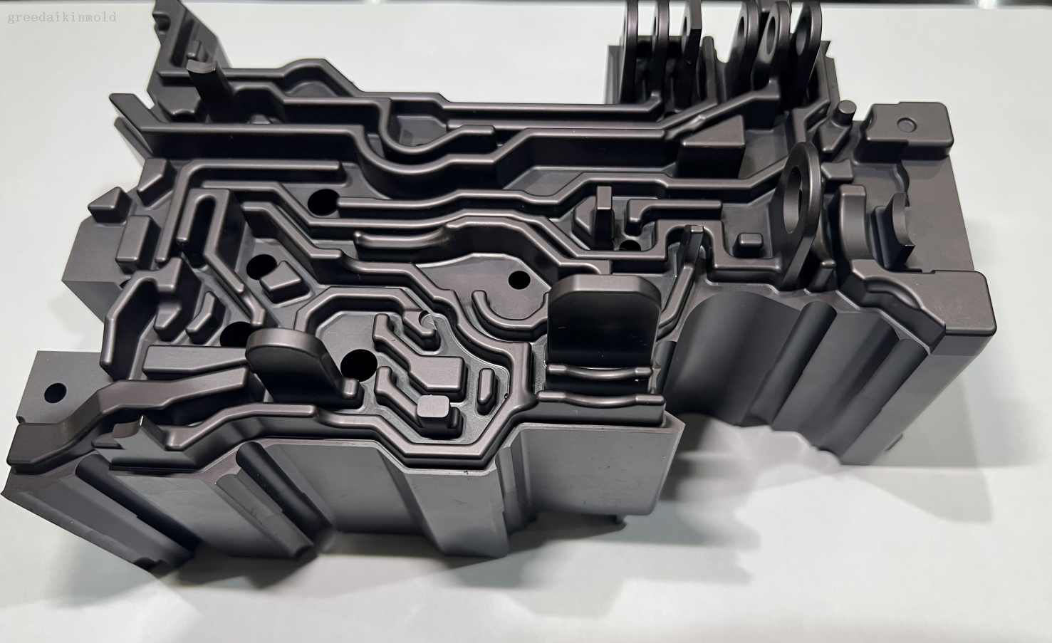 움직이는 금형 삽입물