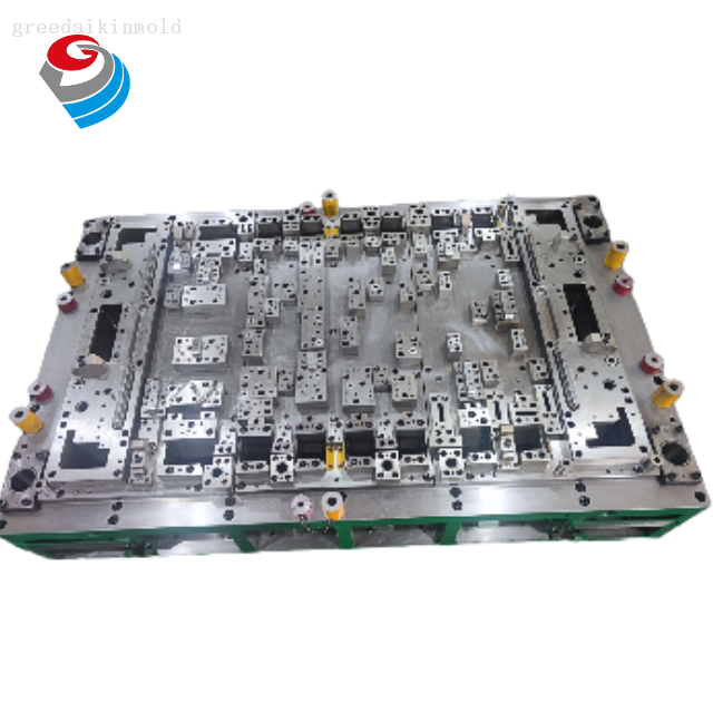 AC 하단 패널 스탬핑 다이